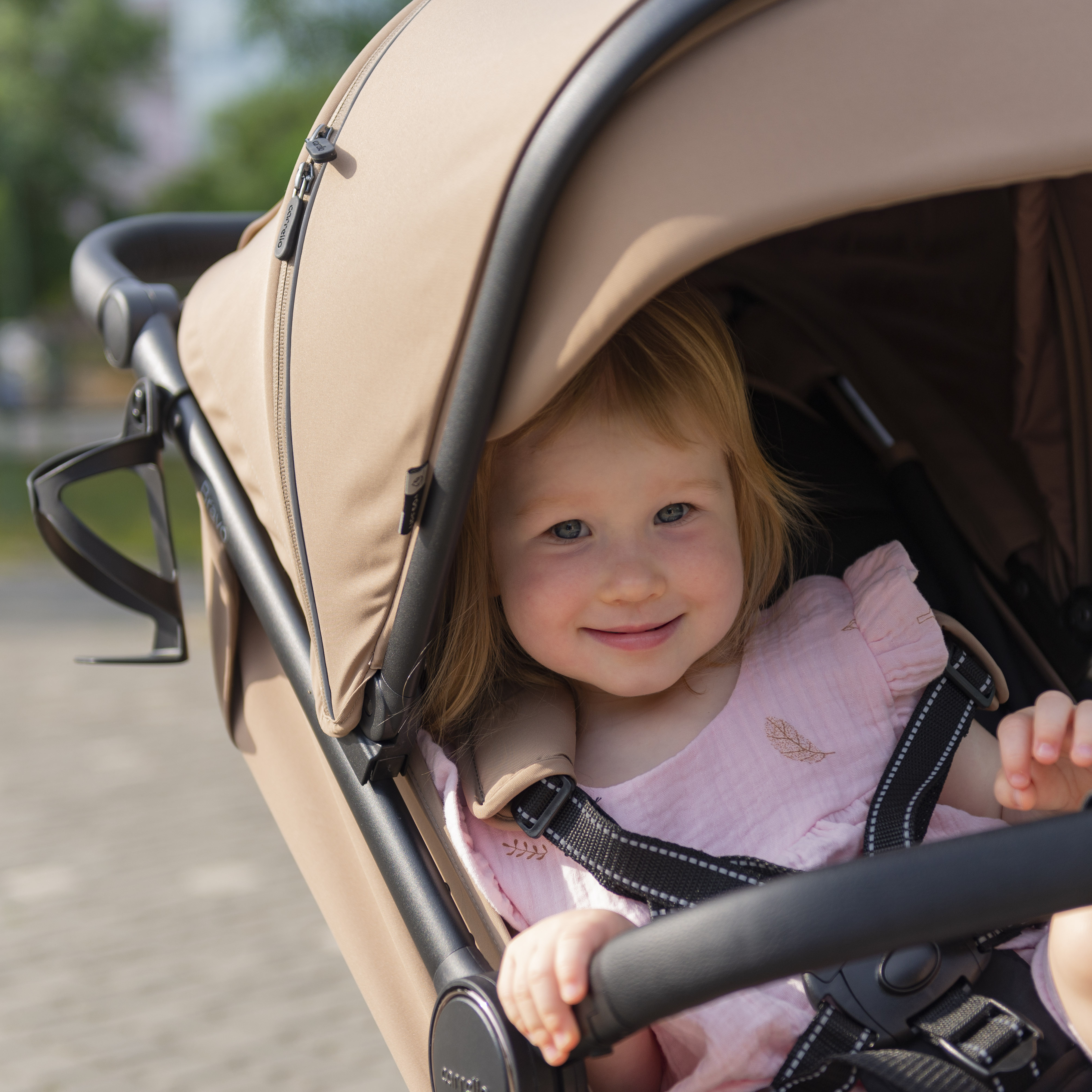 Adults, are you being reprimanded, or How to help a child become smart by playing 5