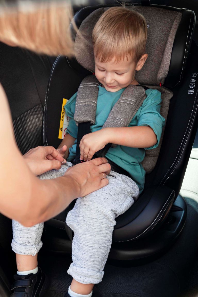 Carrello's Space Ride, or How a toddler made friends with a car seat 3
