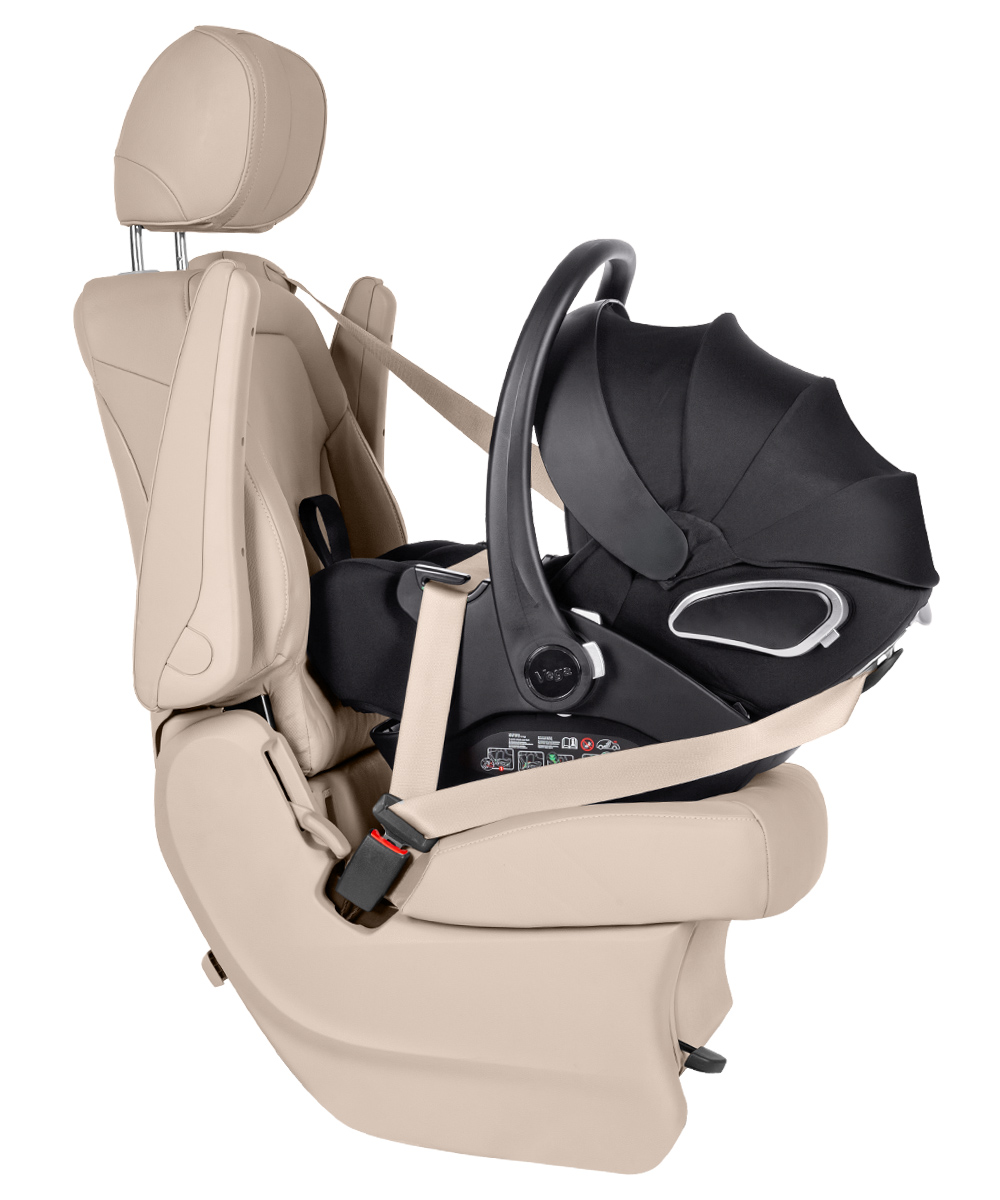 Vega + base 9 car seat