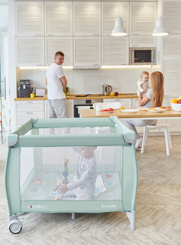 How to teach a child to sit, crawl and walk. Top secret 6